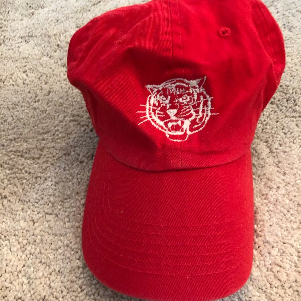 brandy melville lion hat